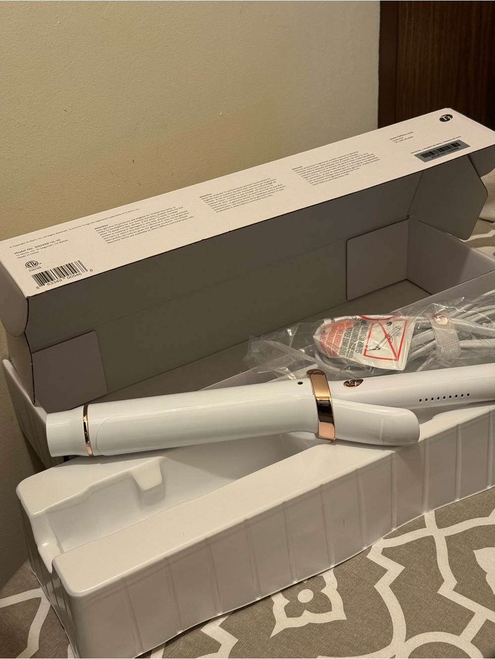 T3 SinglePass Curl X 1.5" Ceramic Extra-Long Barrel Curling Iron - Open Box - Picture 6 of 17